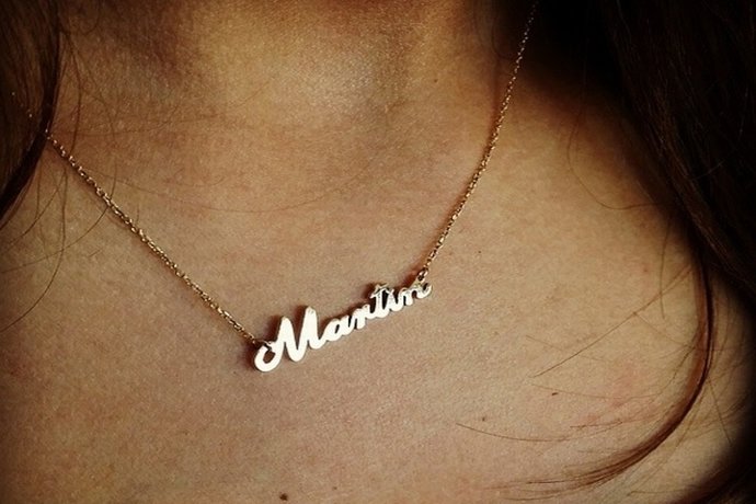 Carbonero luce colgante con el nombre de su hijo