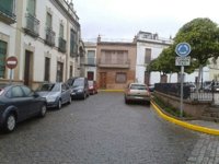 El alcalde de Castilleja alega que sólo detuvo "un momento" su coche y que el PP huye de sus problemas internos