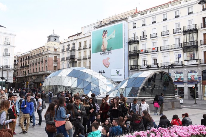 Lienzo campaña Unexpected Shopping en Puerta del Sol