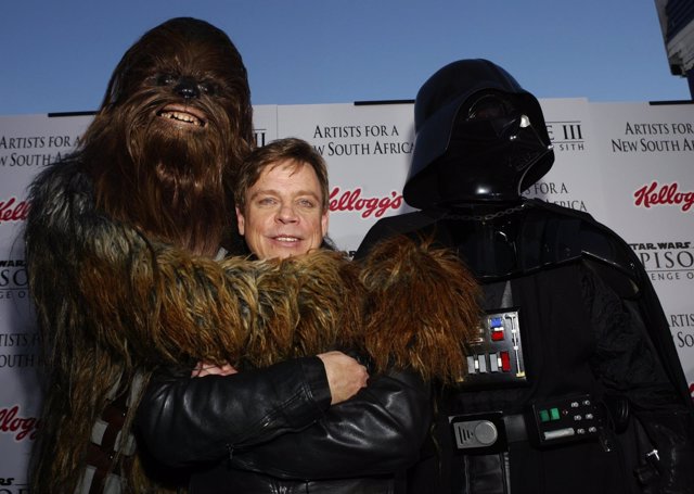 Mark Hamill con Chewbacca y Darth Vader Star Wars