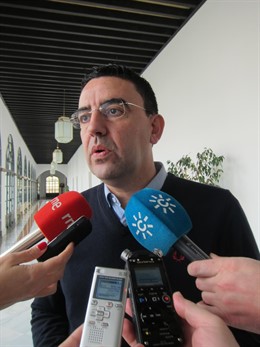 Mario Jiménez, hoy ante los medios