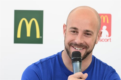 Pepe Reina, acto de McDonald's      