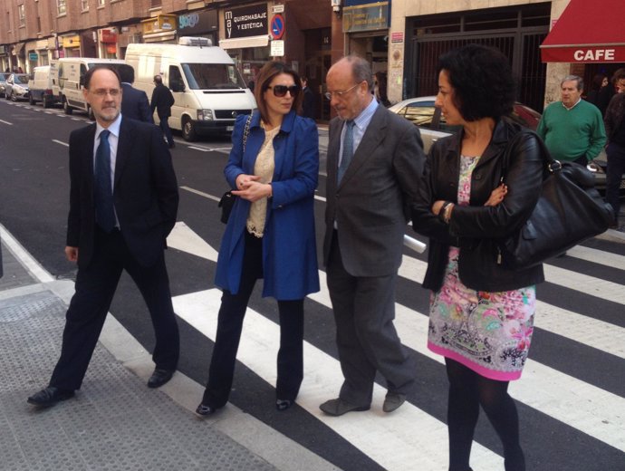 Visita del alcalde de Valladolid a la calle Torrecilla 