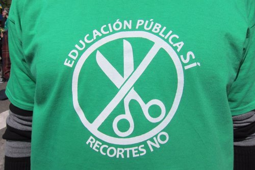 Camiseta Verde A Favor De La Educación Pública Y Contra Los Recortes