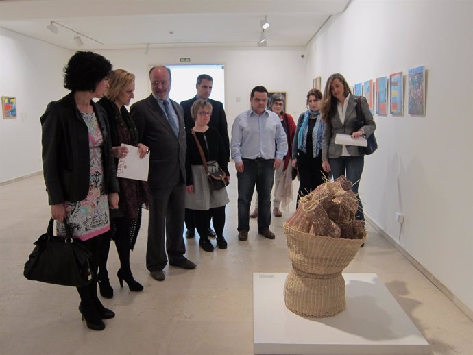 El alcalde, los concejales, Fontaneda y Coca visitan 'Arte para Tod@s'