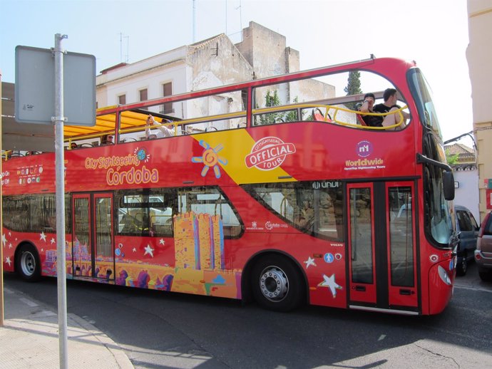 El Bus Turístico a su paso por Capitulares