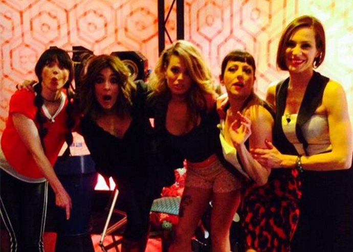 Haiba abouk bailando con sus amigas y Calia Villalobos sin carnet de conducir 