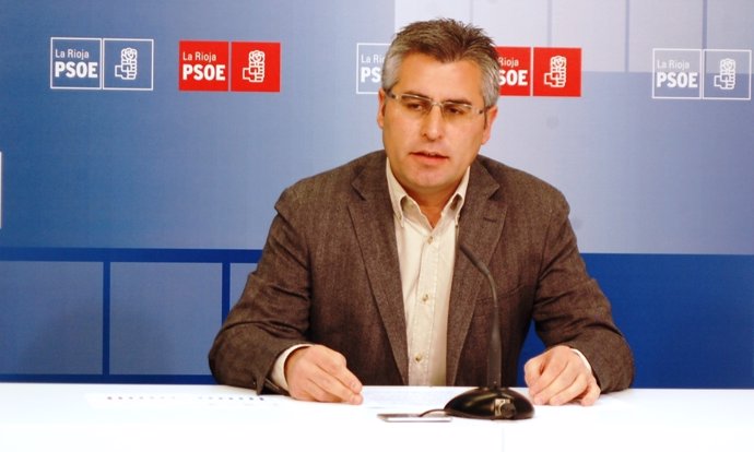 El diputado socialista Jose Ángel Lacalzada