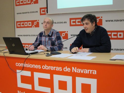 Txerra García y Daniel Hernández, de CCOO, en la rueda de prensa