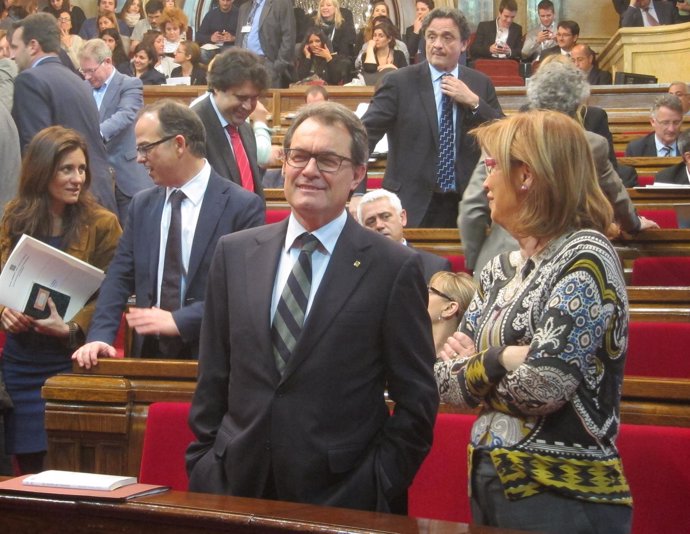Artur Mas e Irene Rigau, en el pleno del Parlament