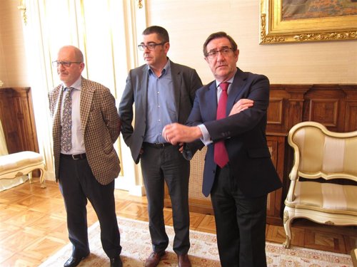José Paz (procuradores), Evaristo Nogueira (abogados) y Ángel Currás (alcalde)