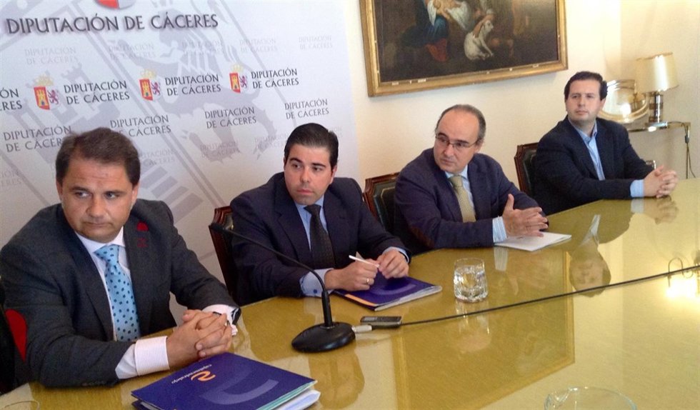 Operación de Tesorería entre diputación de Cáceres y Caja Almendralejo