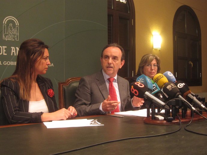 Rafael Rodríguez con Isabel Ambrosio y Marisantos Córdoba
