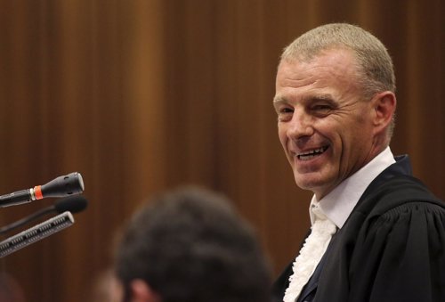 El fiscal Gerrie Nel interroga a Pistorius