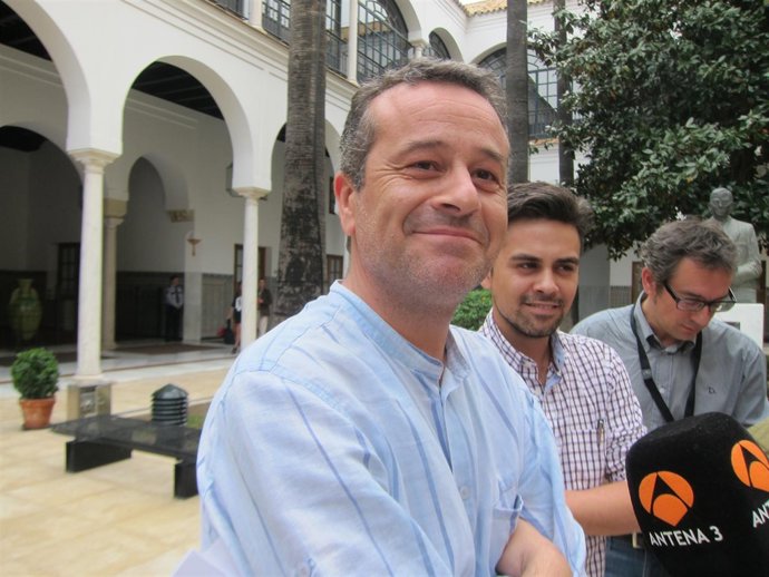 José Antonio Castro, hoy ante los medios