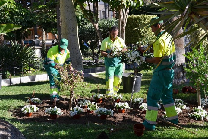 Águilas "se pone guapa" para la llegada de la Semana Santa