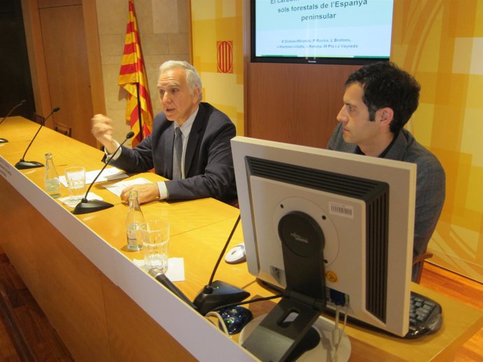Presentación de un estudio sobre los suelos forestales y el carbono