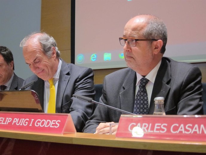 El presidente de Fomento del Trabajo, J.Gay de Montellà, y el conseller F.Puig