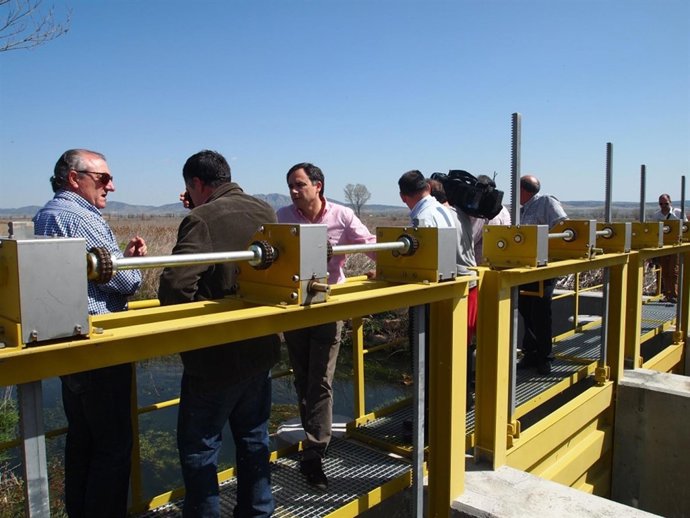 De Pedro en su visita a la Laguna del Cañizar, en Teruel    