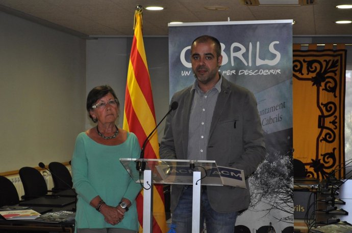 La alcaldesa de Cabrils, Lina Morales, y el pte. De la ACM, Miquel Buch