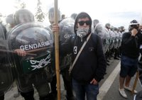 Heridos y grandes incidentes en el paro general de Argentina