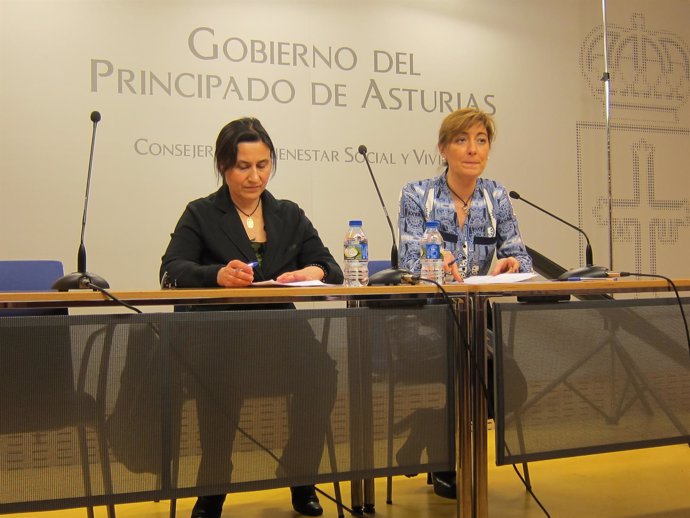 Esther Díaz y la vicepresidenta de Alcohólicos Anónimos, Camino Reinares