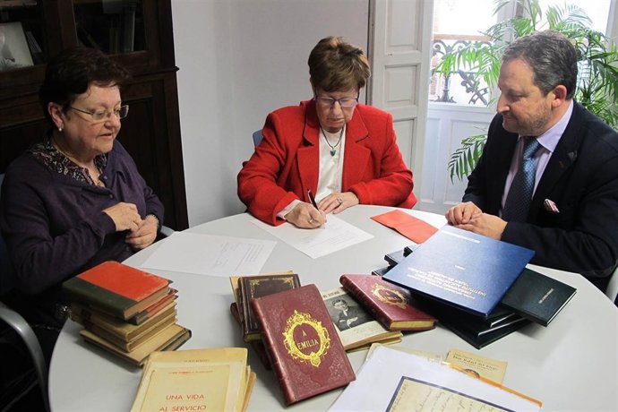 Cesión de la donación de una serie de publicaciones de la familia Gines Alberola