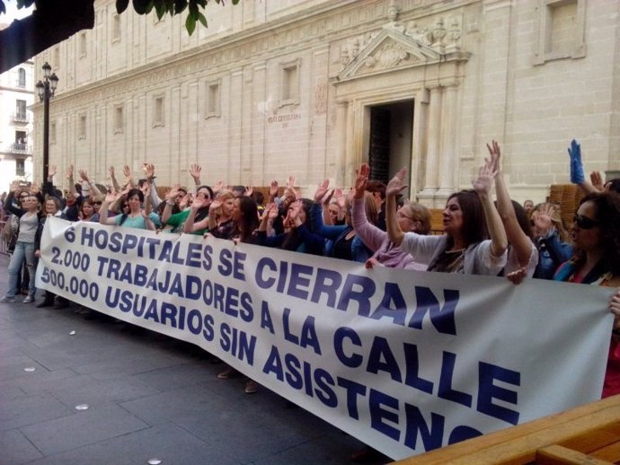 Trabajadores del hospital Blanca Paloma en Sevilla. 