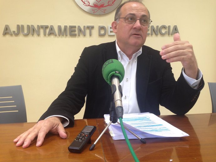 El portavoz municipal del PSPV, Joan Calabuig, en rueda de prensa.