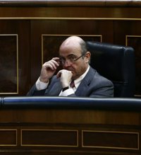 De Guindos no aclara si presidirá el Eurogrupo: "No hay trabajo más importante que ser ministro de Economía"