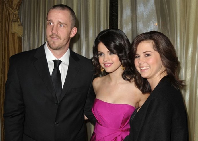 Selena Gómez despide a sus padres como mánagers. No aguantan a Justin