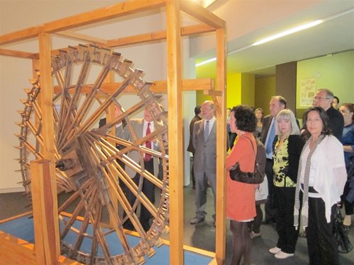 Autoridades visitan la exposición