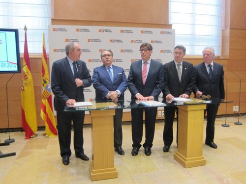 Firma de cuatro convenios que podrían beneficiar a 5.000 empresas.