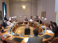 La oposición da credibilidad a Bárcenas sobre la financiación del PP y Puy señala que "cada día declara algo distinto"