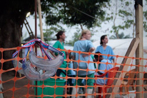 Ébola: curar la epidemia del miedo