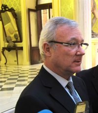 Valcárcel afirma que Bárcenas "ha robado" y su credibilidad "es absolutamente nula"