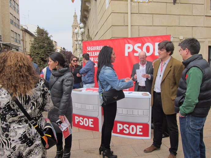 El PSOE atiende las demandas de los ciudadanos logroñeses