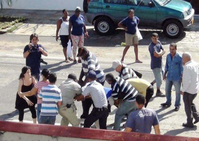 Acto de repudio en Cuba contra opositores