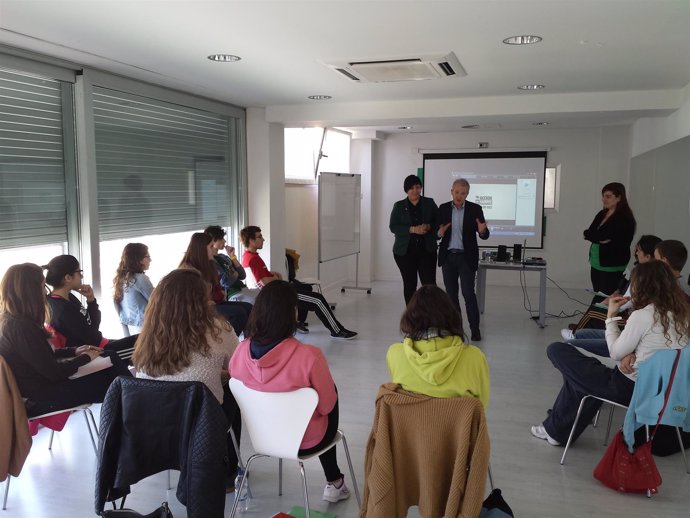 Del Río comparte una jornada con alumnos del curso de Monitor de Ocio
