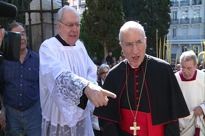 El Cardenal y Arzobispo de Madrid, Rouco Varela, acude a la Procesión de Palmas