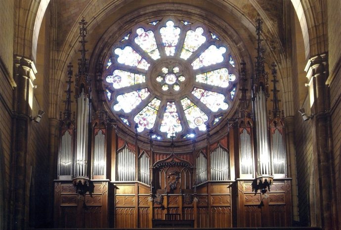 Organo de la iglesia de La Asunción de Torrelavega