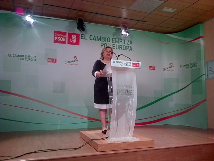 : La Parlamentaria Y Secretaria De Acción Ciudadana Del PSOE-A, Clara Aguilera.