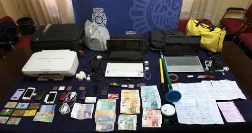 Detenidos los miembros de una organización que clonaba tarjetas bancarias