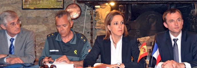 La subdelegada del Gobierno en Huesca en la reunión en el municipio francés