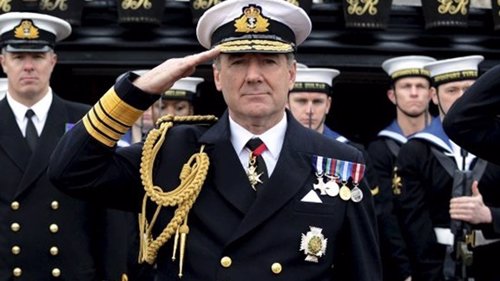 El almirante Sir George Zambellas