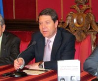 Page recomienda al Ayuntamiento de Alcázar que "dé marcha atrás" y "acepte la resolución" para que "se calmen las aguas"