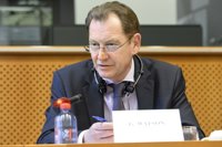 El líder de los liberales europeos dice que no se puede echar de la UE a un pueblo miembro