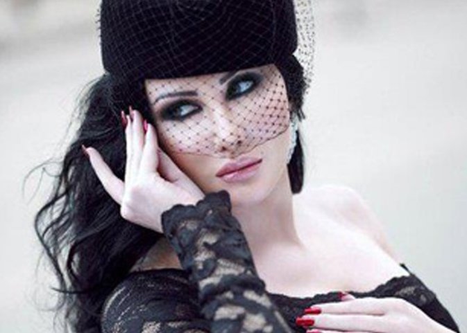 Jenny Esper, la Miss Ucrania que pondrá sobre las cuerdas a Brad Pitt