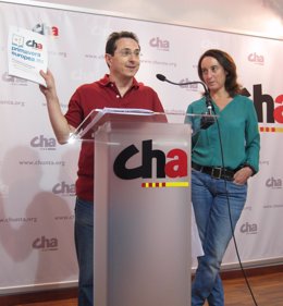Martínez Tomey y Labordeta en la presentación del programa electoral