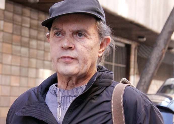 Muere junior a lso 70 años